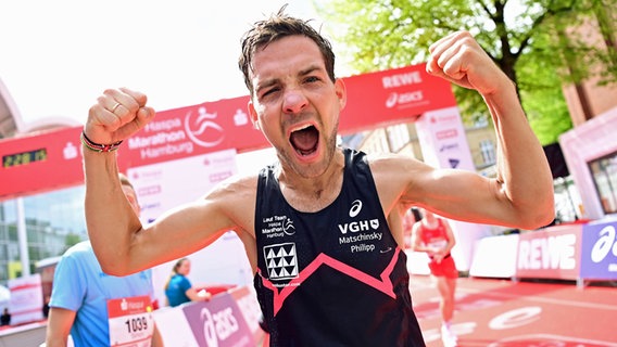 Benjamin Franke, bester Hamburger beim Hamburg-Marathon 2024 © Witters 