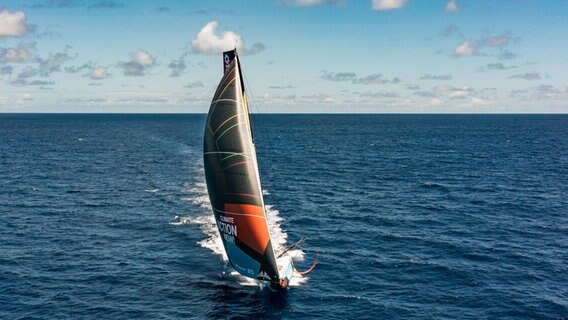 Die Malizia-Seaexplorer auf der Ocean-Race-Etappe nach Kapstadt. © Malizia Foto: Antoine Auriol