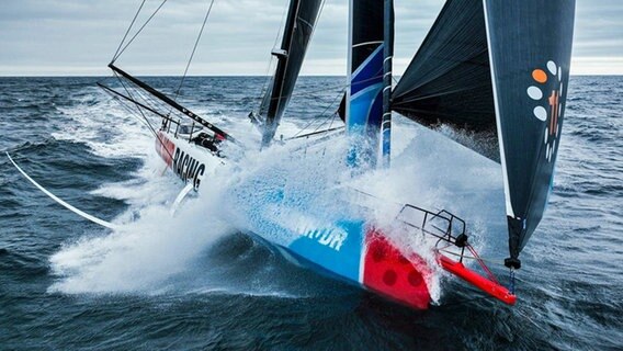 Das 11th Hour Racing Team © Amory Ross /  11th Hour Racing / The Ocean Race 