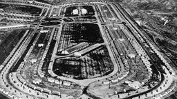 Die Reproduktion einer Aufnahme aus dem Jahre 1932 zeigt das in den Hügeln von Los Angeles errichtete olympische Dorf. © picture-alliance / dpa