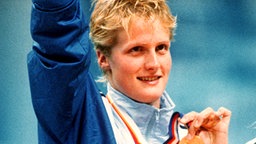 Mit sechsmal Gold die erfolgreichste Olympia-Schwimmerin aller Zeiten: Kristin Otto (Leipzig) © picture-alliance / dpa