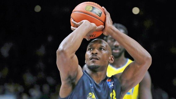 Rickey Paulding von den Baskets Oldenburg © IMAGO / Contrast 