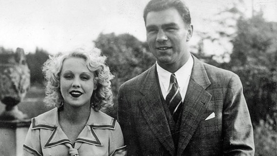 Max Schmeling mit der tschechoslowakischen Schauspielerin Anny Ondra im Jahr 1933 © picture-alliance / dpa 