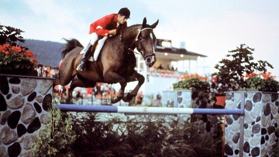 Alwin Schockemöhle mit Warwick bei den Olympischen Spielen in Montreal © picture-alliance / dpa 