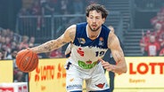 Rostocks Basketballer Sid-Marlon Theis © picture-alliance / Eibner-Pressefoto 