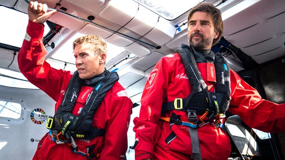 Boris Herrmann (r.) und Will Harris an Bord der Malizia Seaexplorer © Team Malizia / Antoine Auriol 