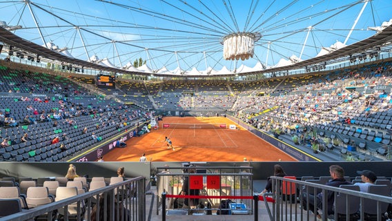 Blick ins Tennisstadion am Hamburger Rothenbaum © imago images/Baering 