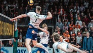 Spielszene mit den Lüneburger Volleyballern © Imago / Anton Hoefel 