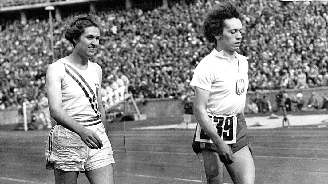 Helen Stephens (l.) und Stella Walasiewicz (Walsh) 1936 in Berlin © picture-alliance / Schirner Sportfoto