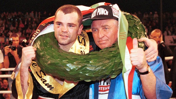 Boxtrainer Ulli Wegner (r.) mit Sven Ottke © imago/Contrast 