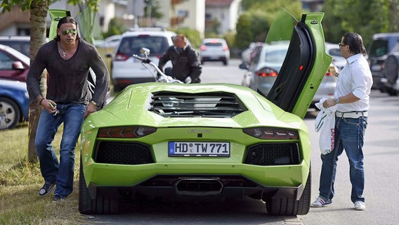 Tim Wiese und sein grüner Lamborghini © imago / MIS 