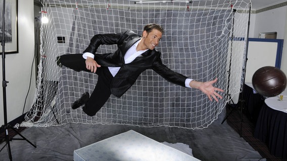Tim Wiese bei einem Fotoshooting 2009 © imago / HJS 