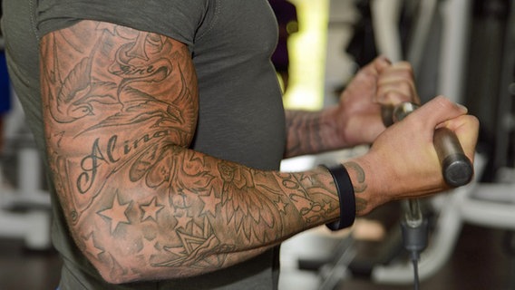 Tim Wieses Arm © imago / HJS 