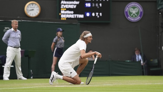 Alexander Zverev beim Match gegen Matteo Berrettini. © Associated Press Foto: Alberto Pezzali