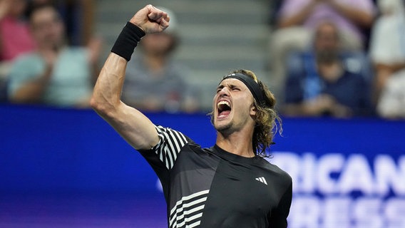 Alexander Zverev jubelt. © picture alliance / dpa 