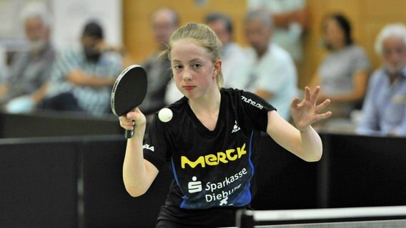 Tischtennis Talent Josi Neumann. © IMAGO / HMB-Media 