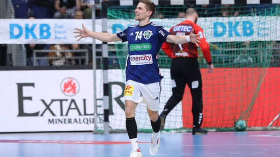 Vincent Büchner von der TSV Hannover-Burgdorf im Heimspiel gegen den SC Magdeburg (34:31). © Imago images Foto: Jan Huebner