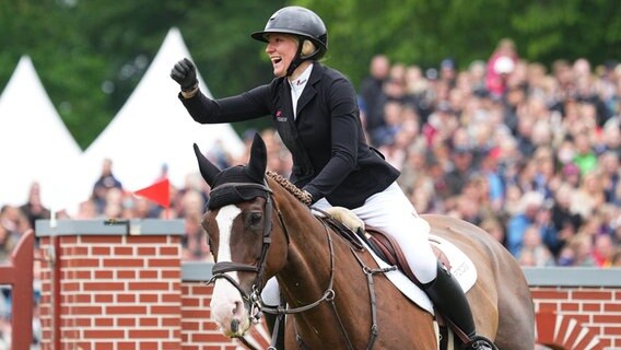 Cassanda Orschel, Überraschungssiegerin beim Derby in Klein Flottbek. © witters 