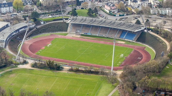 Blick von oben ins Stadion im Sportpark Nord in Bonn. © imago/Stuetzle/Eibner-Pressefoto 