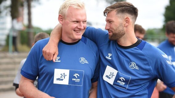 Patrick Wiencek (l.) und Harald Reinkind vom THW Kiel. © Jan Kirschner Foto: Jan Kirschner