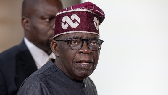 Nigerias Präsident Bola Ahmed Tinubu © picture alliance / abaca Foto: Abd Rabbo Ammar