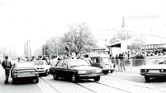 Wartende Journalisten am Grenzübergang Invalidenstraße am 25. Oktober 1983 - am Tag des Udo Lindenberg Konzerts © BStU 