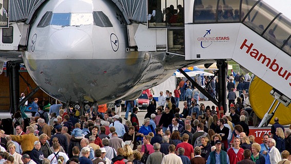 Airbus-Besichtigung beim ersten Hamburger Airport Day © www.airport-days.de 