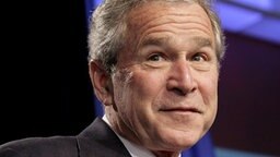 US-Präsident George W. Bush © picture-alliance/ dpa Foto: epa Yuri Gripas / Pool