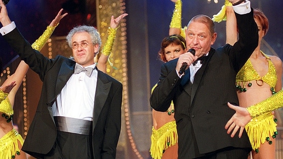 Tom Pauls und Diether Krebs moderieren die Verleihung der "Goldenen Henne 1999" © Zentralbild Foto: Kalaene Jens