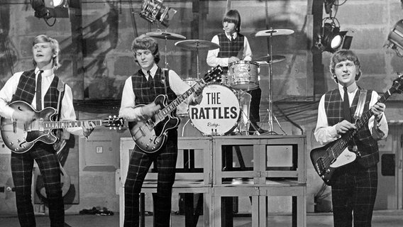 Achim Reichel und The Rattles spielen in der ZDF-Sendung "Show ohne Rahmen". © picture-alliance/United Archives 