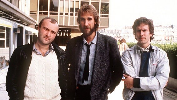 Phil Collins, Michael Rutherford und Tony Banks (von links) 1983 in Paris © dpa - Bildarchiv 