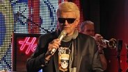 Heino singt bei der Uraufführung von Songs seiner neuen CD im NDR Landesfunkhaus Hamburg. © NDR Foto: Daniel Sprenger