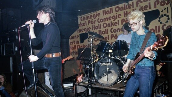 Die irische Rockband U2 gab 1981 ihr erstes Deutschland-Konzert im Onkel Pö.  Foto: Hardy Schiffler