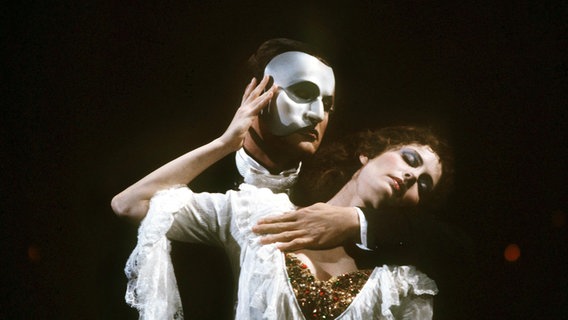 Szene aus dem Musical "Phantom der Oper" in der Neuen Flora in Hamburg aus dem Jahr 1990. © dpa-Fotoreport Foto: Stefan Hesse