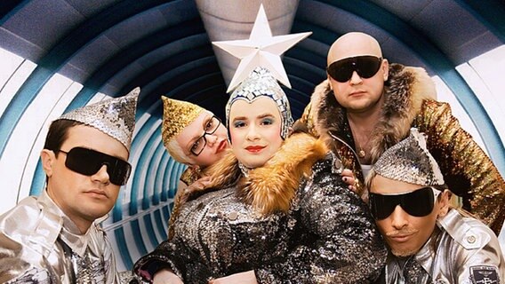 Verka Serduchka mit ihrer Band © eurovision.tv 