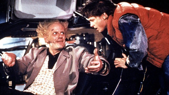 Christopher Lloyd und Michael J. Fox in "Zurück in die Zukunft" (1984) © dpa 