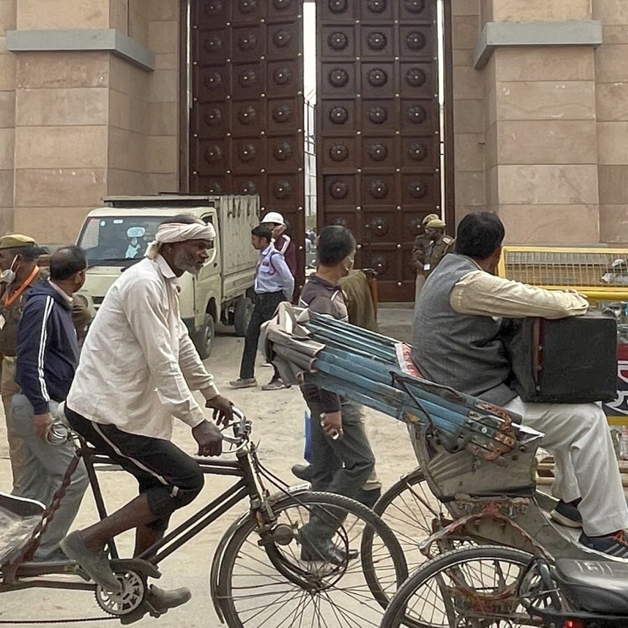 Eingang des neuen Tempelbezirks in Varanasi © NDR Foto: Peter Hornung