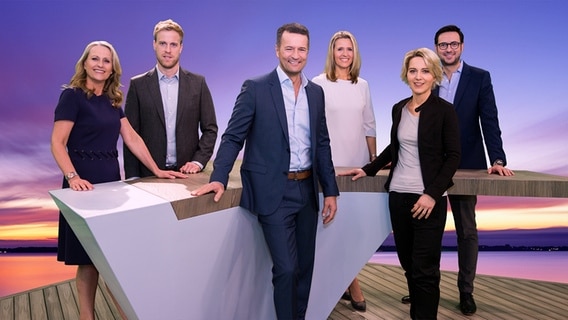 Harriet Heise, Henrik Hanses, Gerrit Derkowski, Gabi Lüeße, Marie-Loiuse Bram und Christopher Scheffelmeier. © NDR Foto: Berit Ladewig