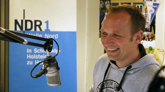 NDR 1 Welle Nord Moderator Jan Bastick. © NDR Foto: Rafael Czajkowski