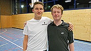 Jan Niklas Pott und Alexander Mernke, Jugendtrainer im TSV Altenholz © NDR Foto: Susanne Kühn
