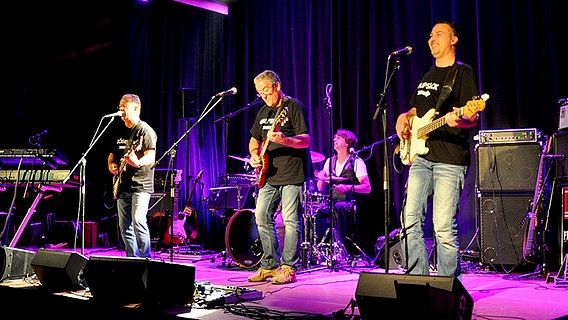 Die Band "Pier 104" auf der Bühne  Foto: Maja Bahtijarevic