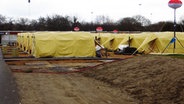 Zelte des Flüchtlings-Zeltlager in Hardersleben. © NDR Foto: Peer-Axel Kroeske