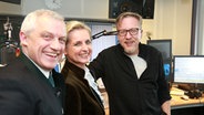 Christoph Andreas Leicht, Claudia Leicht und Jan Malte Andresen beim Schleswig-Holstein Talk. © NDR Foto: Samir Chawki