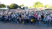 11.000 Gäste auf dem Itzehoer Wochenmarkt © NDR Foto: Björn Schaller