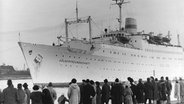 MS "Völkerfreundschaft" 1972 im Hafen von Warnemünde © Bundesarchiv, Bild 183-L1102-0040 / Sindermann, Jürgen / CC-BY-SA-3.0 Foto: Jürgen Sinderman