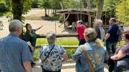 Zuschauer und Zuschauerinnen im Zoo Osnabrück. © NDR Foto: Hauke Sievers