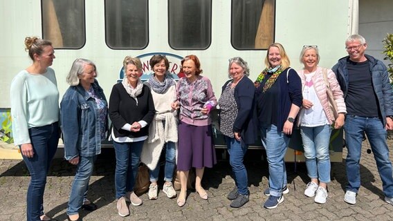 Fans zu Besuch bei den Roten Rosen in Lüneburg © NDR Foto: Hauke Sievers