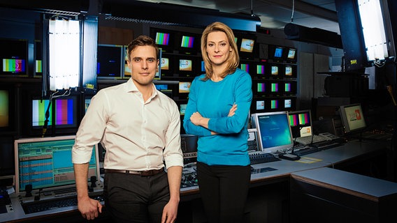 Die beiden ZAPP Moderatoren Constantin Schreiber und Anja Reschke © NDR 