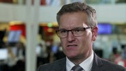 Ulrik Haagerup vom Dänischen Rundfunk (DR) im Interview mit ZAPP. © NDR Foto: Screenshot