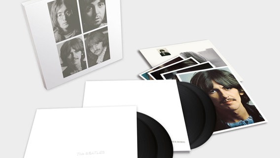 Fotos von den Beatles und Cover-Abbildung des Albums "White Album". © Universal Music 